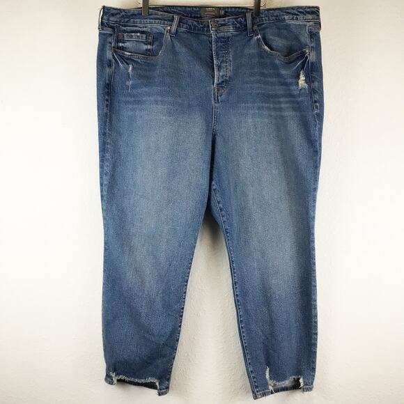 NWT Torrid High Rise Straight Leg Artisan Hem Cropped Denim Jeans Plus Size 24R - Picture 1 of 9